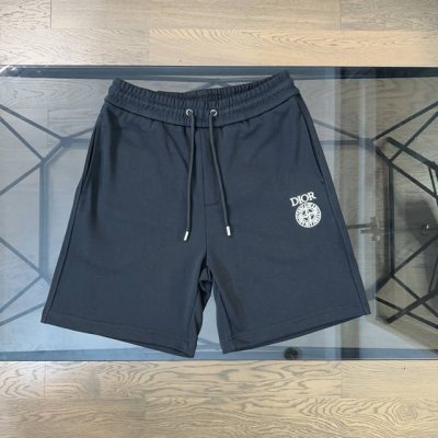 迪奥 Dior 2025 夏季新款字母刺绣Logo松紧腰休闲短裤 全身采用满印字母Logo 搭配松紧腰围设计 男女好穿 抽绳头自满印Logo 细节满满 不挑身材