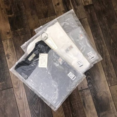 好货上新 Maison Kitsune小狐狸刺绣法式纯色情侣短袖T恤“狐气” 经典立体刺绣简约且童趣的小狐狸头Logo设计，简单而有气质，多出细节完美 喜欢轻松