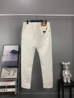oc-487 prada普拉达早春新品男士牛仔裤 面料弹性好。独家发售 官网同步 时尚优雅 重工艺设计。采用原色酵母水洗工艺 精选进口重磅丹宁牛仔面料 配专柜五