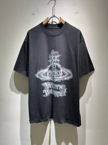vivienne Westwood 薇薇安 威斯特伍德 2025春夏新款男女同款短袖T恤，意大利原厂订单渠道，极具个性高级风，标志Logo印花工艺设计！宽松阔版