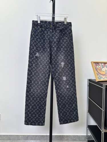 款号：D125 Louis Vuitton Lv路易威登Fw限定灰色破洞水洗小红人红色刺绣 牛仔裤！ 原 p30,500购买，开发提花丹宁、立体苞芯刺绣、对花剪