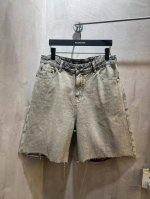 3032# Balenciaga高顶版本24Ss夏装牛仔短裤巴黎世家反面穿牛仔短裤.百分比纯棉. Baggy浅蓝色重工水洗怀旧. 弧面纽扣镌刻Balenciag