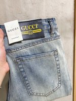Guc奇 2025新品男士牛仔裤 面料弹性好。独家发售 官网同步 时尚优雅 重工艺设计。采用原色酵母水洗工艺 精选进口重磅丹宁牛仔面料 配专柜五金装饰 真皮皮牌