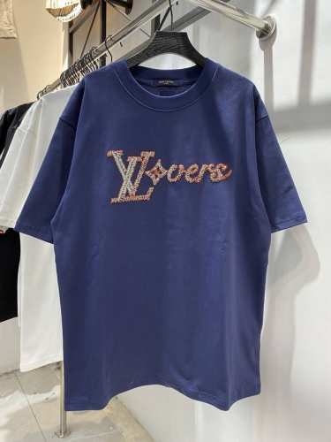 款号：Zmr28# Lv 路易威登最新串珠珠绣设计短袖T恤 并非贴布 直接串在面料上的 区分通货 正儿八经280克纯棉双砂面料 所有面料均已提前做过缩水 品质第