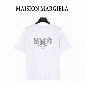 maisonmargiela 马吉拉 Mm10印花圆领短袖T恤 重磅精梳260G纯棉双纱面料 3D数码直喷工艺 后背四角手工缝线 螺纹定织定染通肩拉条工艺增加衣