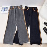 miu 25Ss 春夏最新款Logo刺绣装饰直筒设计牛仔裤 直筒牛仔裤就是各种好穿 衣橱里的必备单品 一万年不过时 要时髦还是美式复古都能打造 高腰直筒版型 视