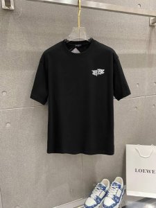 巴黎世家 顶级版本 顶级版本 新款字母印花双层重工短袖T桖 字母图案不管是T桖还是卫衣都是每年的爆款单品 前幅大面积印花采用大康丽数码印花机直喷 成本极高 经过