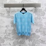 Chane*2025新品上架 山茶花短袖针织 定制Yb进口羊毛针织材质 弹力舒适 透气好穿 通体饰以凹凸肌理山茶花元素 彰显品牌调性 配合领口袖口字母徽标点缀