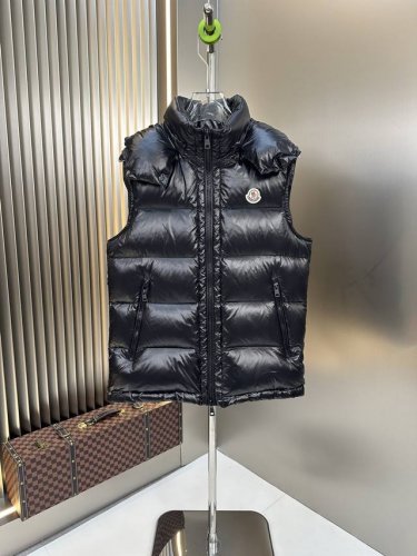 支持年后退换 P340 带芯片羽绒爆款秋冬新款马甲羽绒服 原版1:1订制五金配件全进口原版定制 欢迎专柜对比 绝对的高品质 采用顶级90白鸭绒 超柔软 充羽量蓬