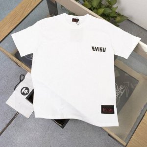 上新 款号：F621 2025新款Evisu福神达摩手指勋章图案字母印花休闲情侣圆领短袖T恤，经典永远不会过时、人手必备款，230G纯棉精梳棉不起球不起毛，上手