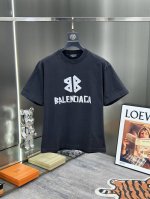 p220 巴黎世家 2025新品男士休闲圆领刺绣短袖T恤 ，300克纯棉面料，简单大气的款式，甄选优质面料密度紧实久穿不易变形，微弹力柔软有质感，上身舒适性与透