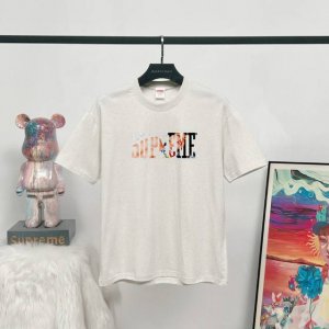 款号:Q10 # supreme Fw24 Week1 Tera patrick Tee 经典棉质印花短袖T恤 男女同款 宽松版型 采用260克精梳棉双纱 从面