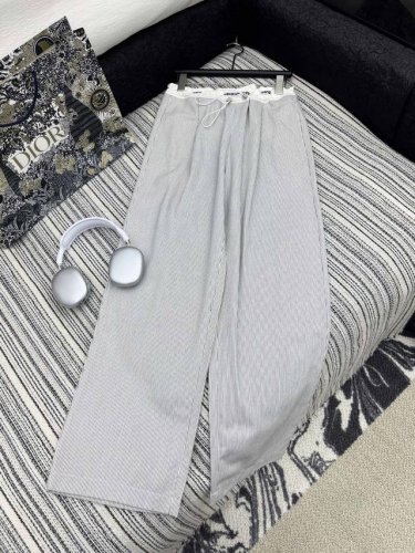 爆款现货 原单品质 Alex*｜25新款撞色抽绳休闲裤 颜色百搭高级 定制字母撞色尽显高级随意感 视觉盛宴 四季必入的百搭单品 订制面料，质感巨好，慵懒范儿十足