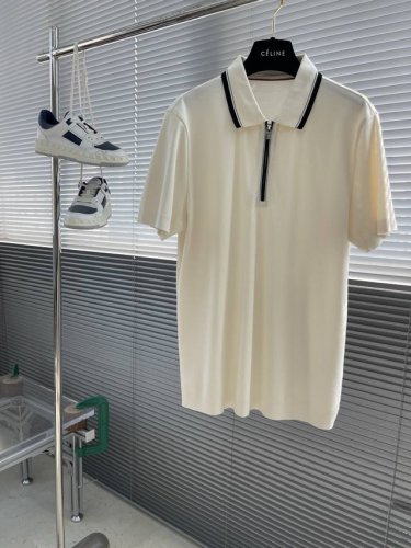 Tai Lol 25Ss针织polo衫！ 齐角翻领短袖针织polo衫 夏日穿搭的难题，一件男士短袖针织polo衫就能轻松搞定！ 翻领设计经典又百搭，修饰颈部线条