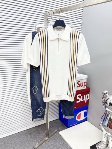 爱马仕 25Ss新款针织短袖 超经典设计 简约没有任何多余累赘感 衣橱不可缺少的一件百搭单品 采用优质羊毛制作而成 穿身上超级舒适 前卫又实穿 精致完美工艺 时