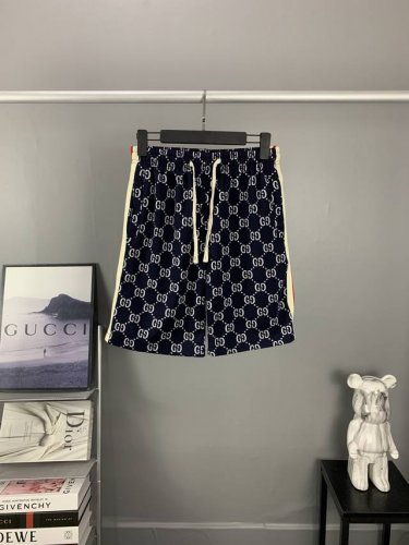 Gucci 古驰满印提花双G织带短裤五分裤 -品牌标志由两个字母G组成的对称图案，辨识度很高 -面料订制订染，耗时之久，费时费工，正品购入，完美还原原版 -面料