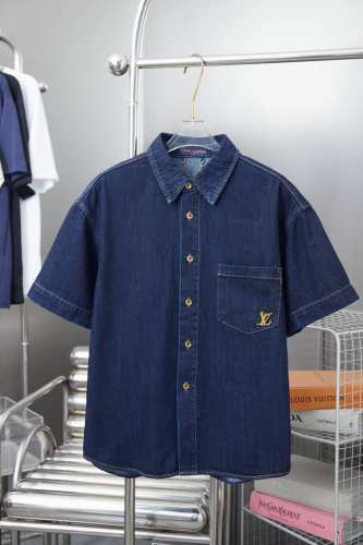 路易 Lv 25Ss早春新款绳索签名字母刺绣牛仔马甲衬衫 轻奢主义 男女日常通勤穿搭必备单品 正确版本 随意对比 详细特征 砂洗日本丹宁布轻薄舒适夏天 水洗酵素