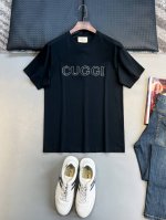 Gu25Ss春夏新款平纹针织棉布圆领短Tee，男女同款浮雕烫钻标识休闲套头短袖T恤衫！贸易公司渠道稀出，领先官网发售！一款集时尚与质感于一身的精致单品，它不仅仅