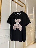 Bbr 巴宝莉 小熊刺绣格纹贴布棉质宽松 短袖T 恤衫 Bur首席创意总监 Riccardo Tisci 的小熊限定系列来临 只要你喜欢T恤是从春夏到秋冬一直活
