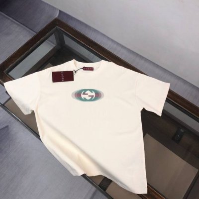 Gucci 古驰 25Ss专柜同款圆领短袖T恤 ～情侣款～定制棉质面料 ～厚板立体！衣服偏厚使整体高透气和柔软性的质感更加凸显，饱满的棉质感引起极度舒适。高端人