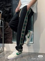 P140 品名：Gucci 古驰23秋冬新款编织织带针织刺绣休闲宽松运动卫裤 版型：宽松 面料：320Kg毛圈 颜色；黑色 尺码：M -L-Xl M 裤长99腰