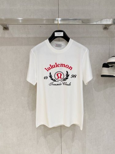 Lululemon 时尚潮牌、2025最新款短袖T恤，帅气时尚，胸前顶级印花图案字母Logo，简约百搭款。面料棉 不仅挺括，保持潮流的廓形，又穿着舒适，纱织更细