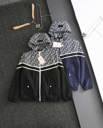 Dior 迪奥春秋新款满印拼接提花经典款连帽外套 男女同款 官网同步！ 面料：定制订染高密织提花工艺面料 防水防风 重工提花轻奢时尚风格设计 无论质感 品控直接