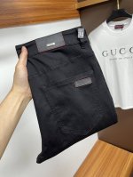 Boss 2025夏季新品 欧洲站男士商务休闲牛仔裤 当商务遇上休闲 当经典碰撞时尚 2025年春季 我们为您带来全新欧洲站男士商务休闲牛仔裤 精选高品质面料