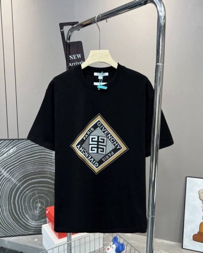 gvc 纪梵希25Ss 新款拼色菱形字母Logo情侣款短袖 G家超级经典的一款百搭T恤 男女同款 情侣可搭 店主强烈推荐 采用纯棉280G双纱面料 手感细腻柔软