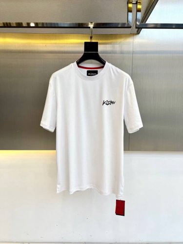 Kiton 2025新款原单男士休闲打底短袖T恤！高端定制 高版本 时尚百搭爆款，原版进口280克双股纯棉面料 螺纹袖口，领口衣摆，手感超柔软细腻 穿着亲肤舒适