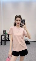 Moncle*新品上架 圆领刺绣字母 定制Yb原生全棉材质 透气舒适 质感十足 常规短袖T恤裁剪 凸显品牌格调 采用克重纯棉制成 略带有弹力 呈现显瘦视觉效果