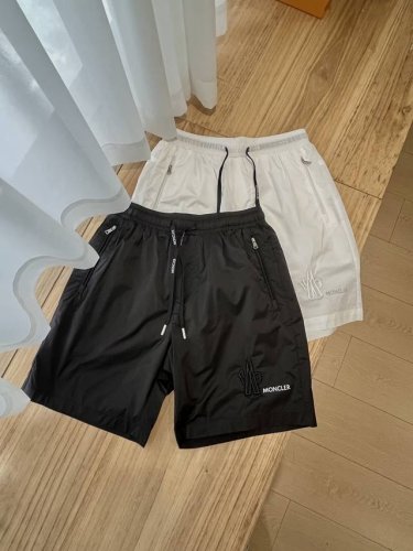 moncler*蒙口 25年夏季新款短裤 年度火爆新款打造百搭运动风休闲短裤 定制五金配件装饰 简约大气上档次 松紧腰设计 超级无敌百搭款 夏天推荐入手单品 #