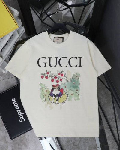 供 实拍图 古驰 Gucci小花猫印花圆领短袖T恤 款号 343 原版面料官方同款短袖T恤 定制280 克同缸染面料手感非常舒服 春夏最新砖柜同步时尚又个性超级