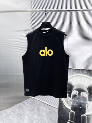 alo 2025新款 圆领 背心 T恤 ，高端版本！专柜定制面料 透气舒适度高，细节无可挑剔，品牌元素设计理念，体现高品质。手感细腻柔软！呈现休闲裁剪，上身版型