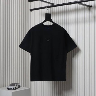 prada 普拉达 25Ss 胸前镶嵌金属三角标及Logo压花短袖T恤 面料采用高克重260G重精梳棉 定制1:1螺纹 面料舒适亲肤无异感 制定染面料 纺织密度