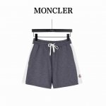 monecler 蒙口 四色白边Logo短裤 时尚型裁设计 兼具个性 简约不简单 ，内里工整严密,手感柔软细腻上身舒适透气撞色缝线醒目时尚 经典的金属Milan