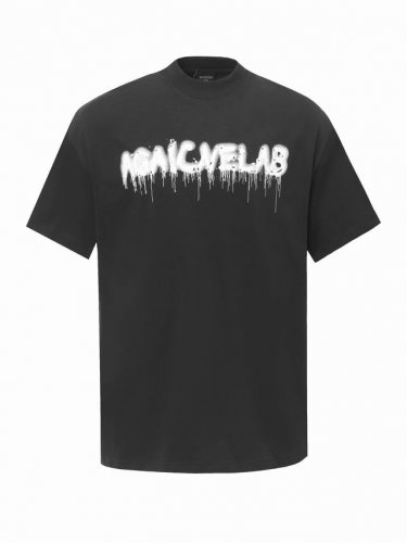 Balenciaga 巴黎世家Logo印花短袖T恤 面料采用巴黎Zp定织定染全棉双纱克重260克布面干净布纹清晰，柔软舒适螺纹釆用定染无色差 水洗效果在通过不同