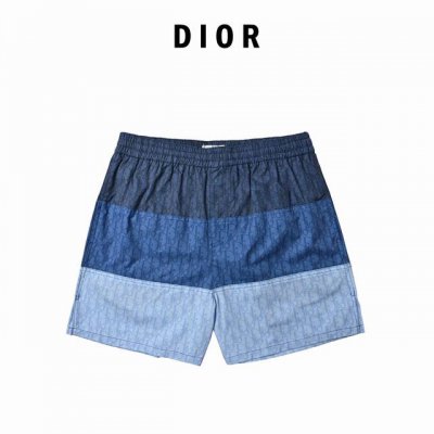 dior 迪奥 2025新款拼色印花短裤 手感顺滑 上身轻盈又透气 特别适合天气热的时候穿 拼接满印简约大气 裤腰处标志性Logo 低调又奢华 一下子就提升了整