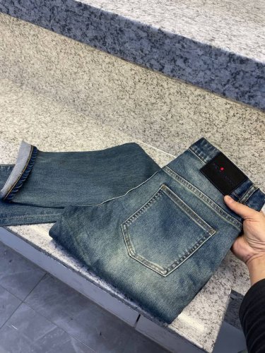 Kiton奇.顿5 新品复古色牛仔裤 奢华感25 Ss官网专柜新品热销 原版复刻人字纹铭牌+复杂辅料独家原版订制 柔软亲肤牛仔面料 重磅强烈推荐 +洗水外贸品质