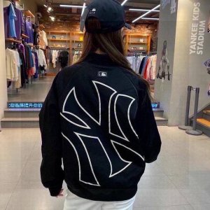 上新 福利款 Mlb高版本立体刺绣小标情侣款男女同款棒球领外套夹克棒球服 Mlb纽约洋基队徽时尚个性潮流男士后背大印花棒球夹克外套！青年网红小红书Ins力荐！情