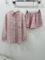 miumi*25新款防嗮套装！ 非常好看的配色 口袋经典字母Logo图案刺绣 夏日氛围感拉满 30D面料透气又不闷热 高完全不挑人 颜色高级 光泽度好 翻领衬衣