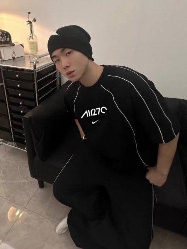 新款耐克Nike包条插肩撞色拼接Ins 领口螺纹针织情侣同款宽松落肩短袖T恤 面料: 300G重磅纯棉新疆长绒棉 采用特定重磅32S精棉平纹针织面料，300克重