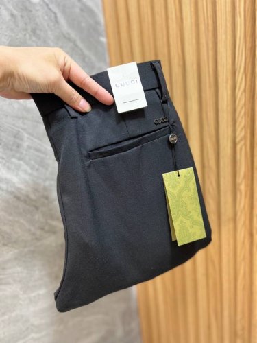 支持年后 P250Gucci 古奇 2025秋冬新品 三标齐全 西裤 休闲裤 好货不用过多介绍 看细节 专柜码数：29-38 175 140上身32码