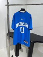 *新品Basketball Series - 廓形T恤 复古平纹针织面料 正面和背面饰以Basketball艺术作品刺绣 水洗褪色效果 100%棉 装饰部件:9