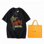 配礼盒5 Lv 新款 涂鸦彩色印花短袖 定织原版32支双股260G精梳棉 胚布水洗定型后做手感处理半成品进口浆料开菲林片进口扫描机扫描原厂印花 印花不易变形 裂