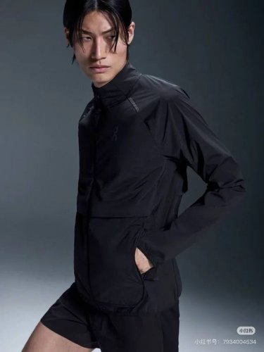 On昂跑 Weather Jacket Insulated轻量皮肤衣情侣款 户外轻量化跑步皮肤衣上新，On昂跑家专柜同款 采用功能性专业户外保护型针织材料92的