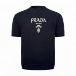 prada Miland提花毛织衫 定织羊毛色织尊享毛料 细腻柔软 挺括有型 醒目标识“prada Milano”字样点缀胸前 领口三角区拼接独特设计巧妙融入