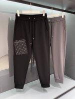 新品 香港洋行渠道货，高端意大利代工出品，25年春夏新品，巴黎秀场演绎款！独家发售！ 男士运动裤 V登家族的精髓与基因，颇具复古时髦，辨识度非常鲜明，同时搭载标
