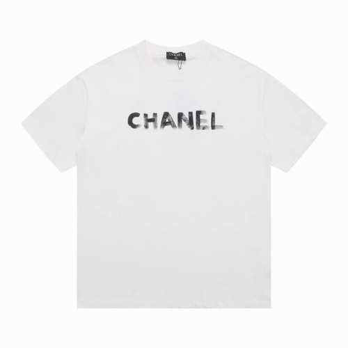 上新 顶级最高版本 Chanel 香奈儿新款灰字母印花T恤短袖 -标志性小香字母Logo点缀胸前 饱满立体的造型笔墨标识Logo 工整对称的美感 立体感强烈显型