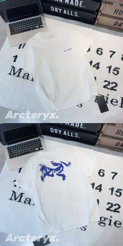 拿货 -Arcteryx始祖鸟 Kragg Sl 印花品牌Logo圆领套头短袖 女款 -面料：采用原版一比一纯棉面料。 -辅料：原版拆解开发，一比一定制的小标，